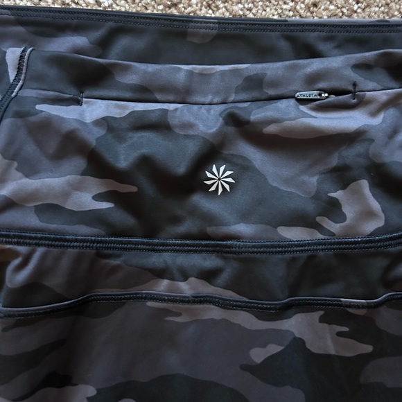 ATHLETA Ace Tennis Skort 15.5" Printed Black Camo Size S GUC Tenniscore - Picture 15 of 16